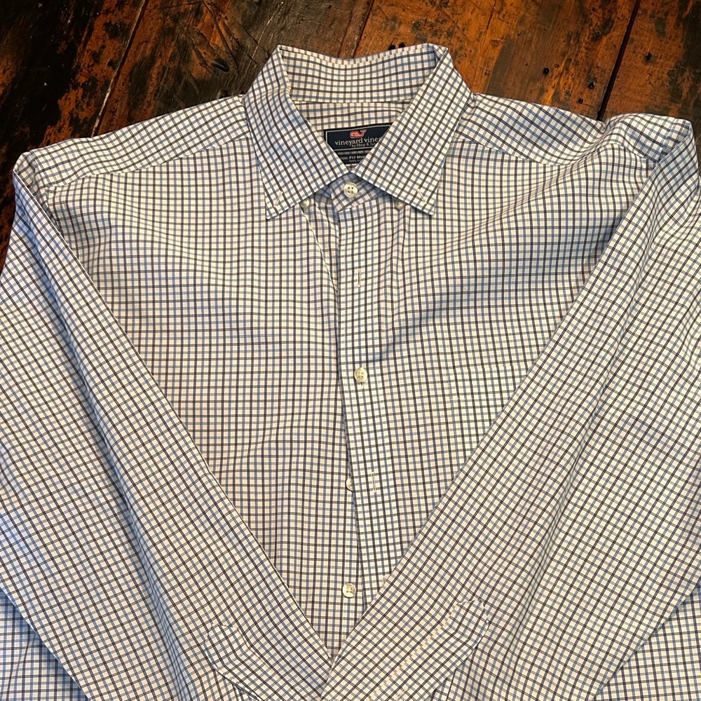 Vineyard Vine Button down